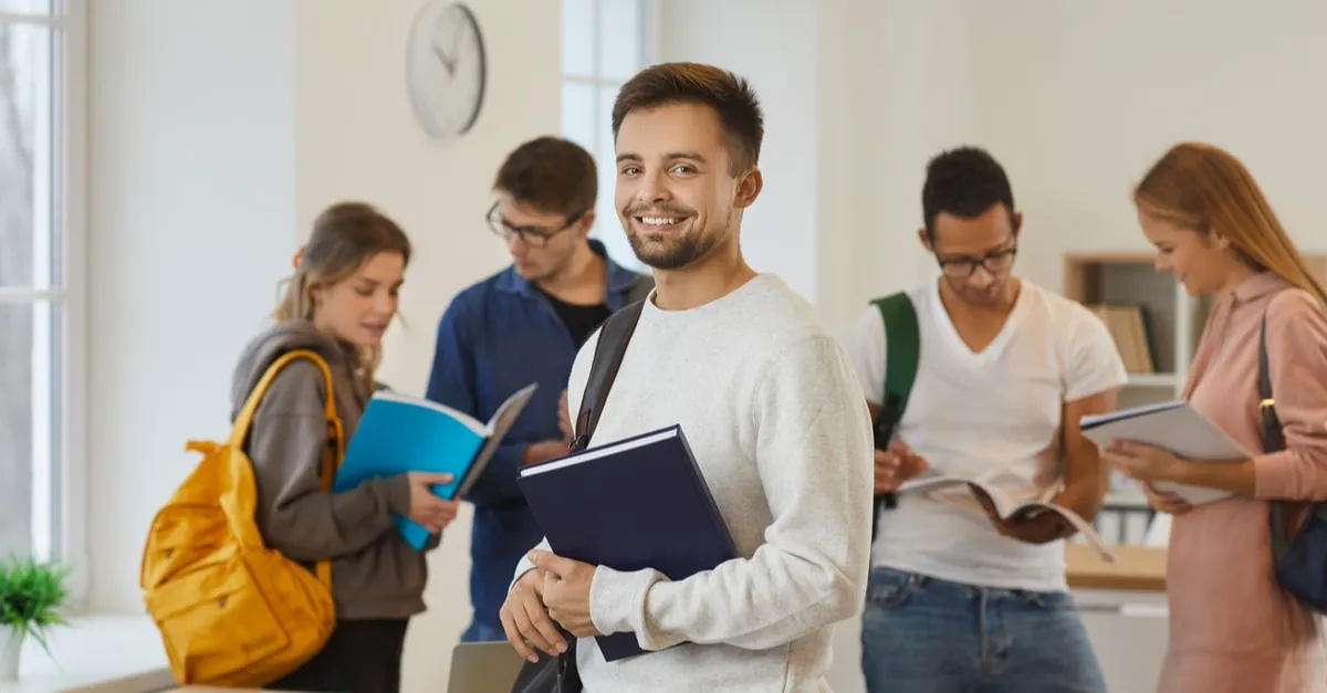 Las 10 Mejores Academias de Oposiciones de Granada