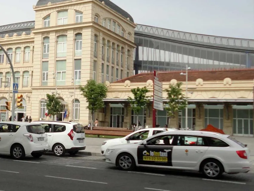 Pedir un taxi en Lleida: teléfonos de contacto