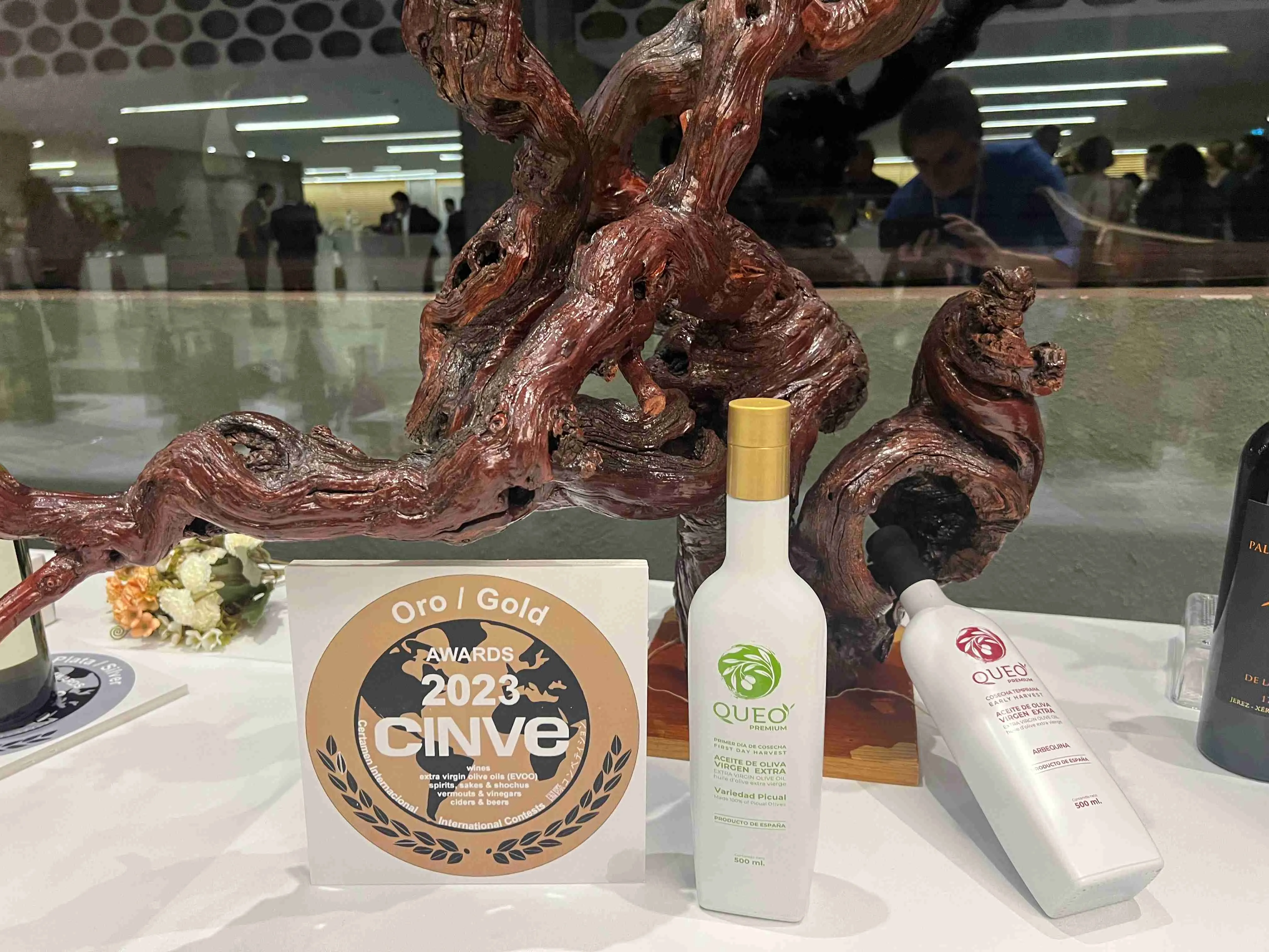 Aceite de Oliva QUEO Porcuna recibe galardón internacional medalla de ORO