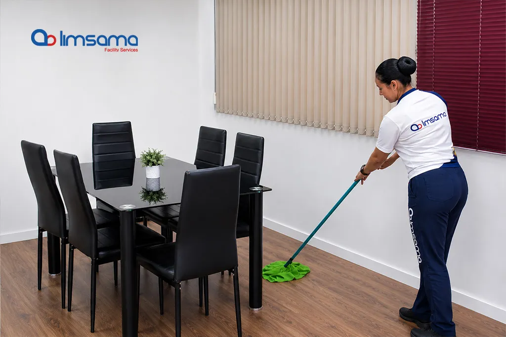 Limsama: 25 años realizando limpiezas de oficinas y naves en Madrid
