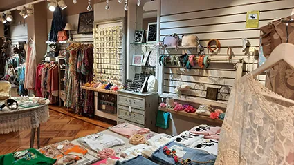 Candela y Tu tienda de ropa y bisutería de moda