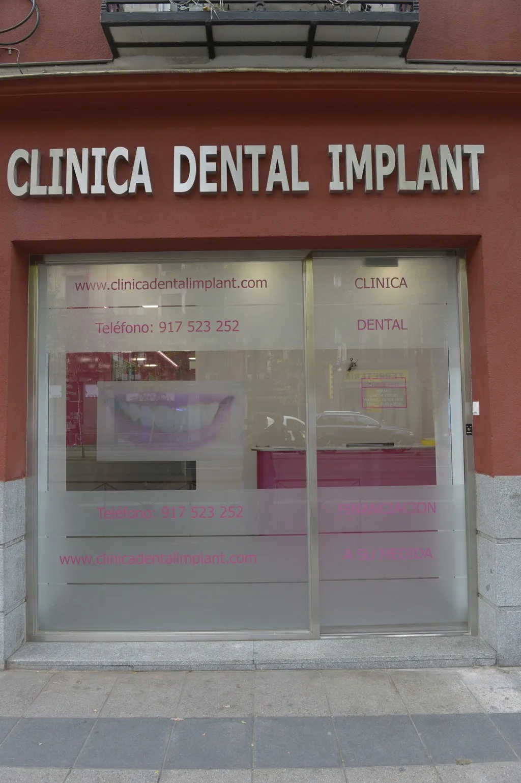 Clinica Dental Implanta, S.L.