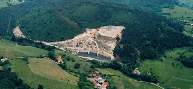 * CANTERA SOLIS Explotaciones Mineras Solís, S.L.